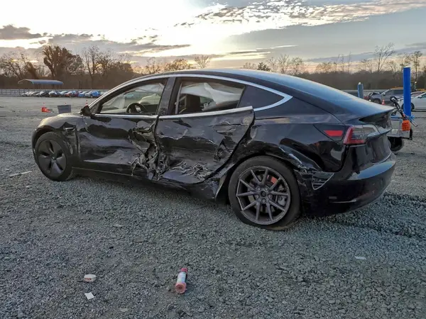 5YJ3E1EB2JF118617 2018 TESLA MODEL 3 - Image 2