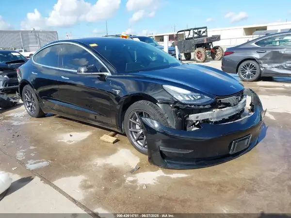 5YJ3E1EB2JF118956 2018 TESLA MODEL 3 - Image 1