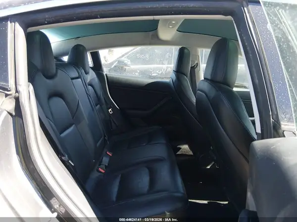 5YJ3E1EB2JF119329 2018 TESLA MODEL 3 - Image 8