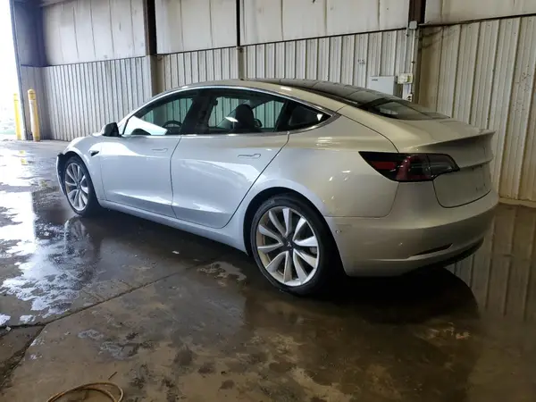 5YJ3E1EB2JF121470 2018 TESLA MODEL 3 - Image 2