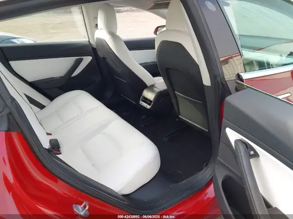 5YJ3E1EB2JF122411 2018 TESLA MODEL 3 - Image 8