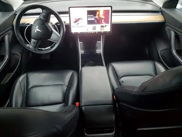 5YJ3E1EB2JF127804 2018 TESLA MODEL 3 - Image 8