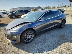 5YJ3E1EB2JF128600 2018 TESLA MODEL 3