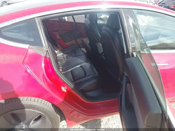 5YJ3E1EB2JF129956 2018 TESLA MODEL 3 - Image 8