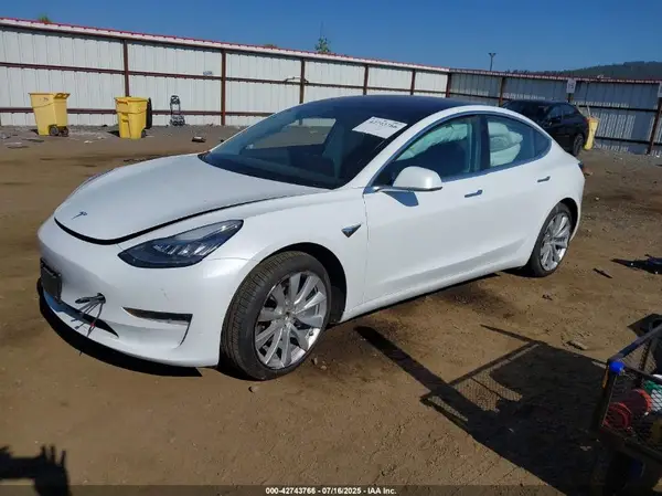 5YJ3E1EB2JF134283 2018 TESLA MODEL 3 - Image 2
