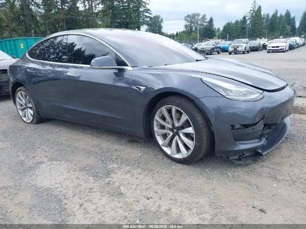 5YJ3E1EB2JF135062 2018 TESLA MODEL 3 - Image 1