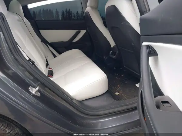 5YJ3E1EB2JF135062 2018 TESLA MODEL 3 - Image 8