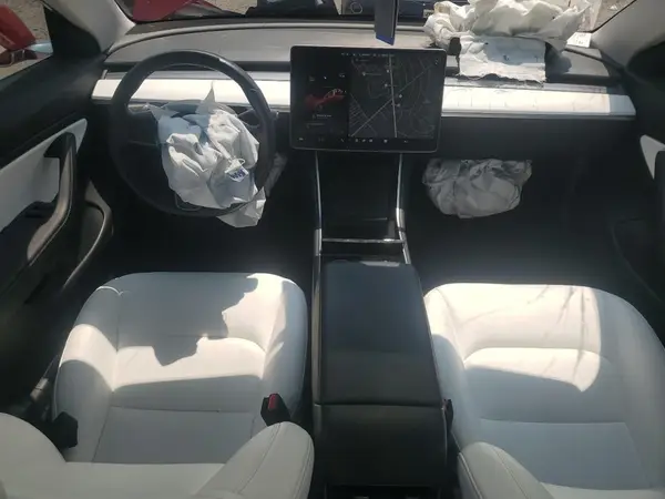 5YJ3E1EB2JF135224 2018 TESLA MODEL 3 - Image 8