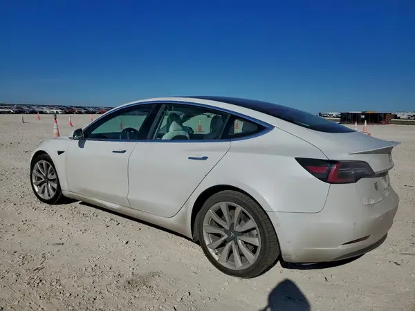 5YJ3E1EB2JF135644 2018 TESLA MODEL 3 - Image 2