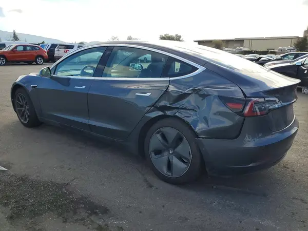 5YJ3E1EB2JF144795 2018 TESLA MODEL 3 - Image 2