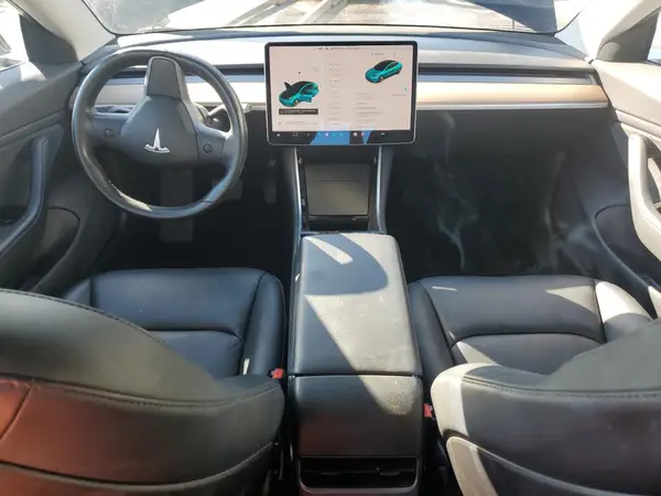 5YJ3E1EB2JF145560 2018 TESLA MODEL 3 - Image 8