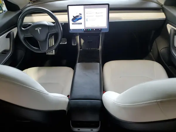 5YJ3E1EB2JF147681 2018 TESLA MODEL 3 - Image 8