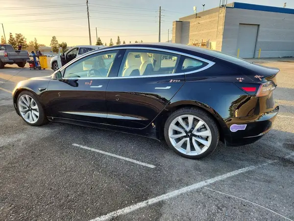 5YJ3E1EB2JF147888 2018 TESLA MODEL 3 - Image 2