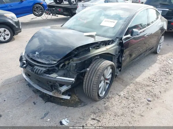 5YJ3E1EB2JF148250 2018 TESLA MODEL 3 - Image 2