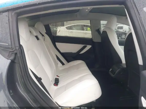 5YJ3E1EB2JF171124 2018 TESLA MODEL 3 - Image 8