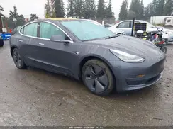 5YJ3E1EB2JF181300 2018 TESLA MODEL 3