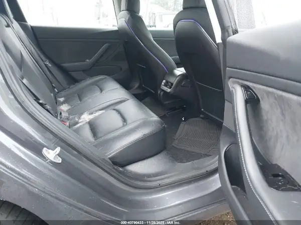 5YJ3E1EB2JF181300 2018 TESLA MODEL 3 - Image 8