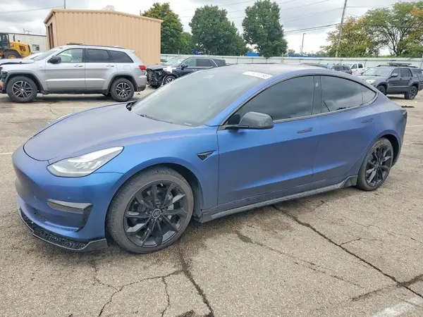 5YJ3E1EB2JF185251 2018 TESLA MODEL 3 - Image 1