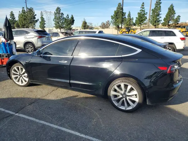 5YJ3E1EB2JF186674 2018 TESLA MODEL 3 - Image 2