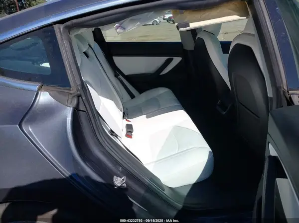 5YJ3E1EB2KF192668 2019 TESLA MODEL 3 - Image 8
