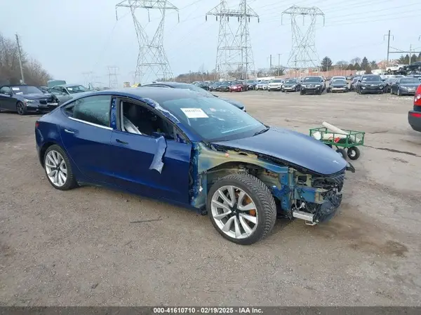 5YJ3E1EB2KF194209 2019 TESLA MODEL 3 - Image 1