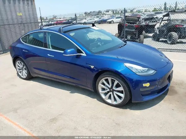 5YJ3E1EB2KF194243 2019 TESLA MODEL 3 - Image 1