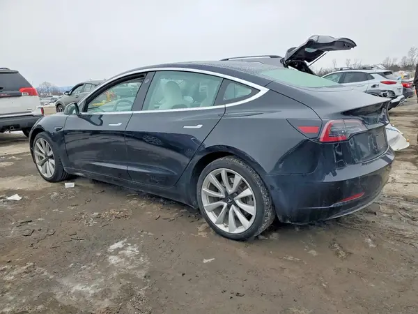 5YJ3E1EB2KF195375 2019 TESLA MODEL 3 - Image 2