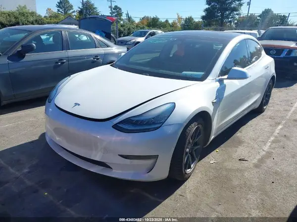 5YJ3E1EB2KF199779 2019 TESLA MODEL 3 - Image 2