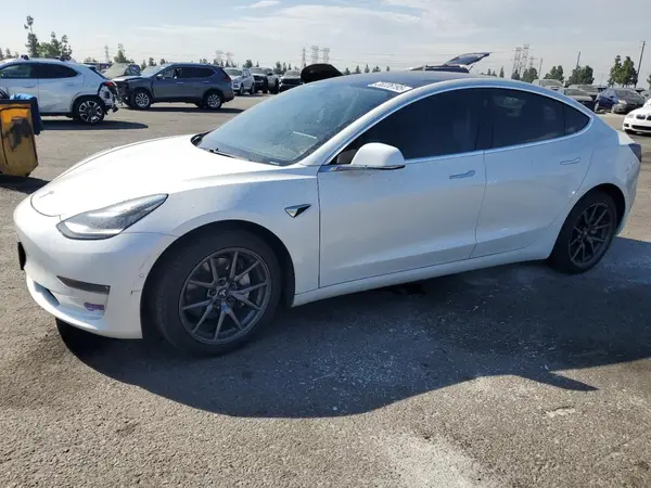 5YJ3E1EB2KF359269 2019 TESLA MODEL 3 - Image 1
