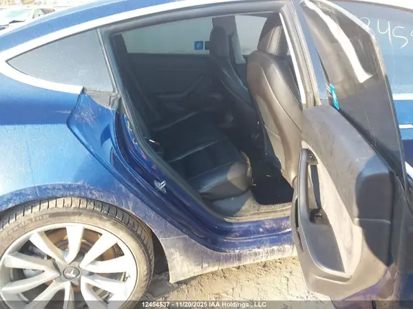 5YJ3E1EB2KF367677 2019 TESLA MODEL 3 - Image 8