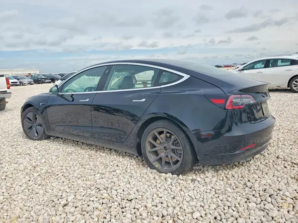 5YJ3E1EB2KF384205 2019 TESLA MODEL 3 - Image 2