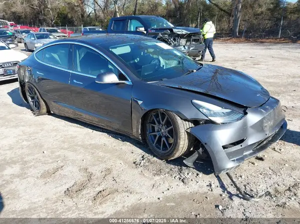 5YJ3E1EB2KF385998 2019 TESLA MODEL 3 - Image 1