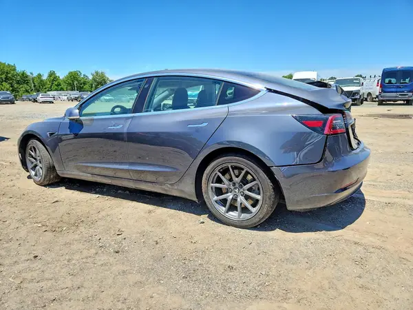 5YJ3E1EB2KF386150 2019 TESLA MODEL 3 - Image 2