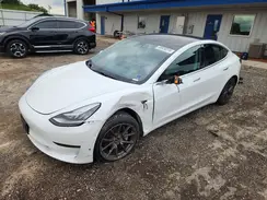 5YJ3E1EB2KF388402 2019 TESLA MODEL 3