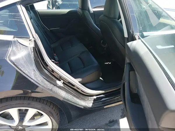 5YJ3E1EB2KF388660 2019 TESLA MODEL 3 - Image 8