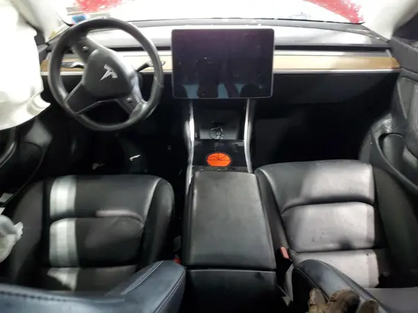 5YJ3E1EB2KF390330 2019 TESLA MODEL 3 - Image 8