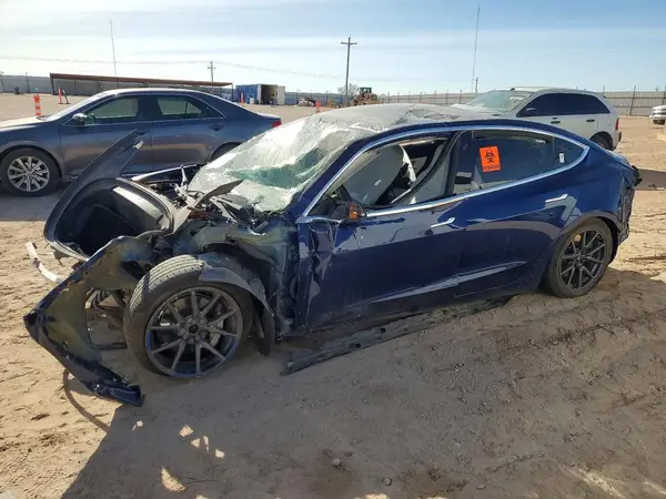 5YJ3E1EB2KF390988 2019 TESLA MODEL 3 - Image 1