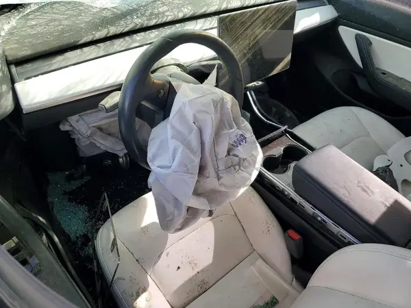 5YJ3E1EB2KF390988 2019 TESLA MODEL 3 - Image 8