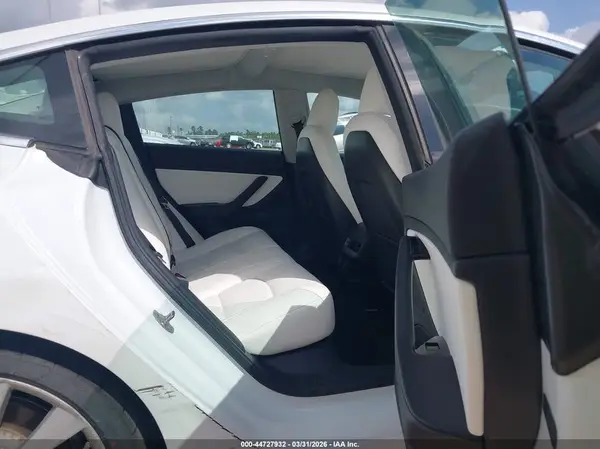 5YJ3E1EB2KF423164 2019 TESLA MODEL 3 - Image 8