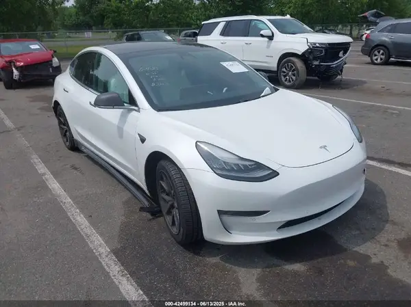 5YJ3E1EB2KF452003 2019 TESLA MODEL 3 - Image 1