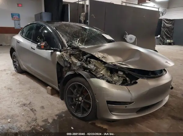 5YJ3E1EB2KF453104 2019 TESLA MODEL 3 - Image 1