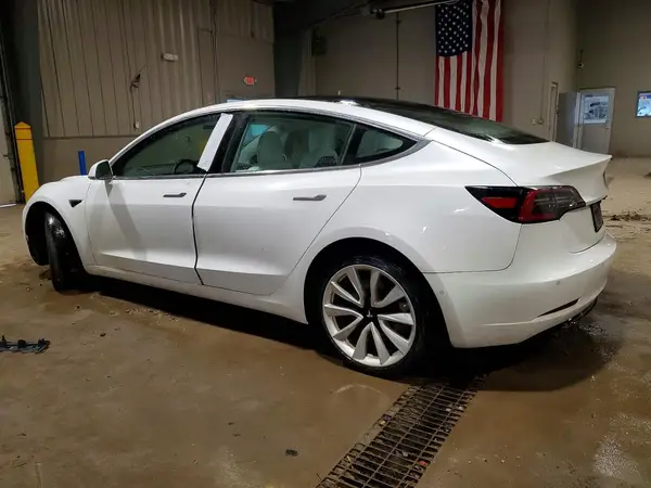5YJ3E1EB2KF469576 2019 TESLA MODEL 3 - Image 2