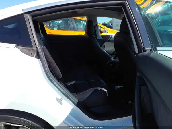 5YJ3E1EB2KF487463 2019 TESLA MODEL 3 - Image 8