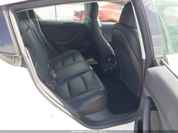 5YJ3E1EB2KF493389 2019 TESLA MODEL 3 - Image 8