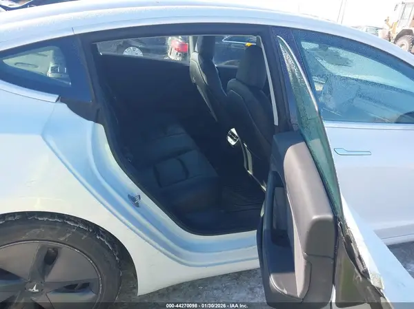 5YJ3E1EB2KF493425 2019 TESLA MODEL 3 - Image 8