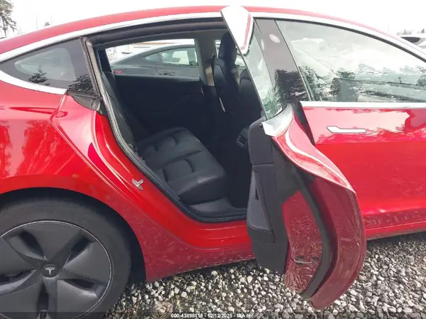 5YJ3E1EB2KF496776 2019 TESLA MODEL 3 - Image 8