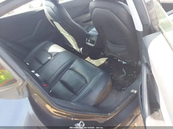5YJ3E1EB2KF510398 2019 TESLA MODEL 3 - Image 8