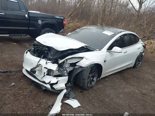 5YJ3E1EB2KF510823 2019 TESLA MODEL 3 - Image 2