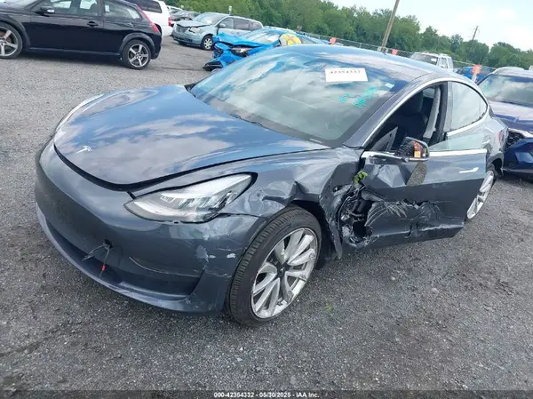 5YJ3E1EB2LF588925 2020 TESLA MODEL 3 - Image 2