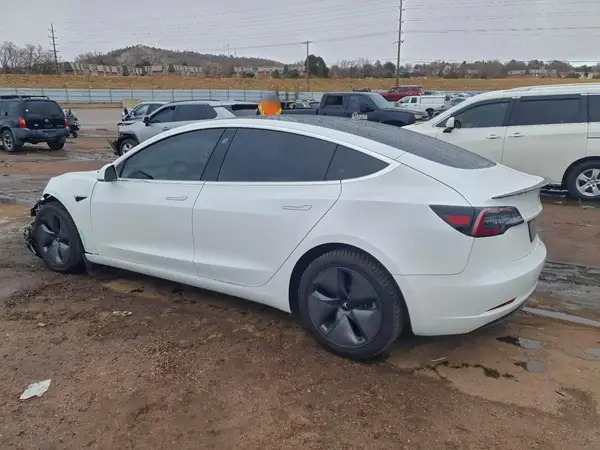 5YJ3E1EB2LF606954 2020 TESLA MODEL 3 - Image 2